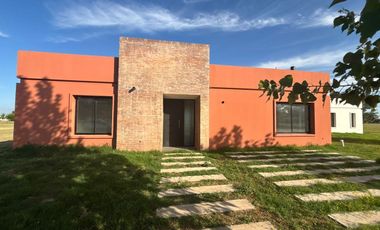 CASA EN VENTA A ESTRENAR LA FEDERALA, LOBOS