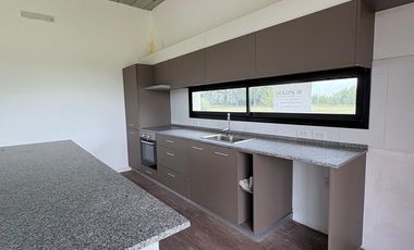 CASA EN VENTA A ESTRENAR LA FEDERALA, LOBOS