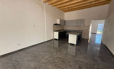 CASA DE 3 HABITACIONES, 2 BAÑOS. CAPITAL