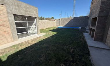 CASA DE 3 HABITACIONES, 2 BAÑOS. CAPITAL