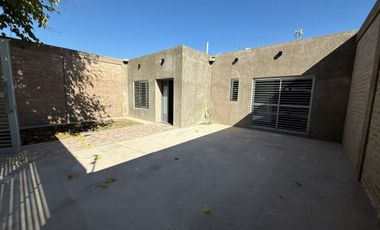 CASA DE 3 HABITACIONES, 2 BAÑOS. CAPITAL