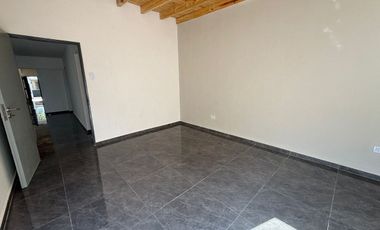 CASA DE 3 HABITACIONES, 2 BAÑOS. CAPITAL