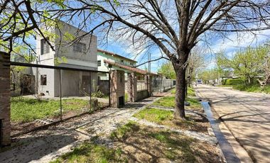 VENTA CASA 3 AMBIENTES CON PATIO QUINCHO PARRILLA