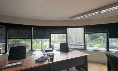 OFICINA 102 m2 EN ALQUILER AMOBLADA BECCAR