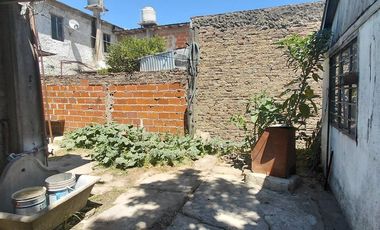 CASA CON FONDO Y LOCAL AL FRENTE GLEW CENTRO
