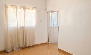 ALQUILER CASA Y SALONES MÁS SALON COMERCIAL.