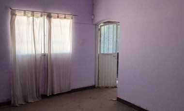ALQUILER CASA Y SALONES MÁS SALON COMERCIAL.