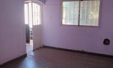 ALQUILER CASA Y SALONES MÁS SALON COMERCIAL.