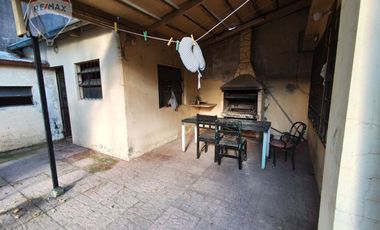 Venta casa 7 amb en con jardin en Villa Adelina