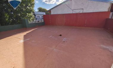 Venta casa 7 amb en con jardin en Villa Adelina