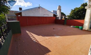 Venta casa 7 amb en con jardin en Villa Adelina