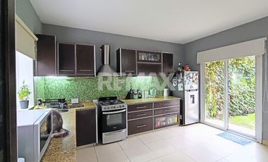 CASA DE 3 DORMITORIOS AMUEBLADA EN ALQUILER