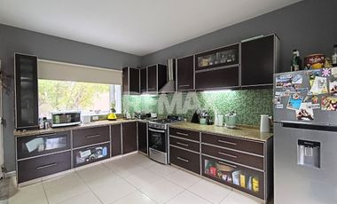 CASA DE 3 DORMITORIOS AMUEBLADA EN ALQUILER