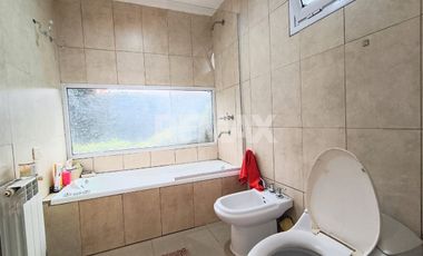 CASA DE 3 DORMITORIOS AMUEBLADA EN ALQUILER