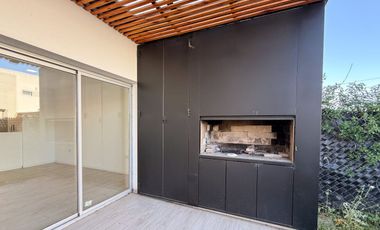 VENTA DUPLEX DOS DORMITORIOS CON PARQUE, CITY BELL