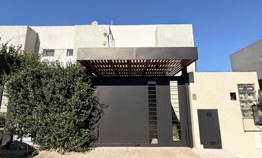 VENTA DUPLEX DOS DORMITORIOS CON PARQUE, CITY BELL