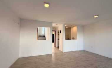 VENTA DUPLEX DOS DORMITORIOS CON PARQUE, CITY BELL