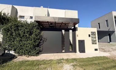 VENTA DUPLEX DOS DORMITORIOS CON PARQUE, CITY BELL