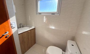 VENTA DUPLEX DOS DORMITORIOS CON PARQUE, CITY BELL