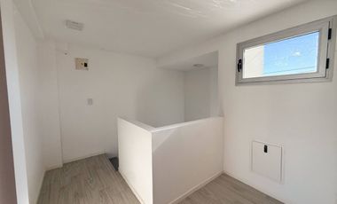VENTA DUPLEX DOS DORMITORIOS CON PARQUE, CITY BELL