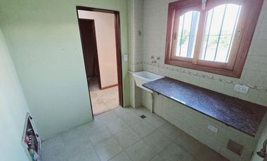 VENTA CASA 3 AMB. 2 PLANTAS GRAN PARQUE QUILMES
