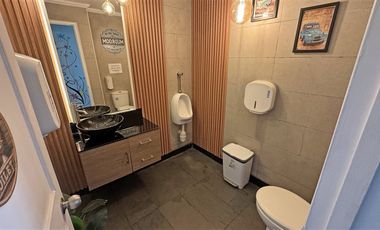 Local Comercial en Arriendo en Av. Vitacura / Luis Pasteur