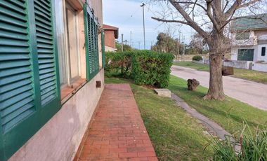 Venta casa en Alfar 4 ambientes garage y parque