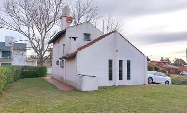 Venta casa en Alfar 4 ambientes garage y parque