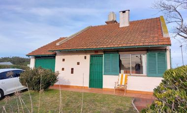 Venta casa en Alfar 4 ambientes garage y parque