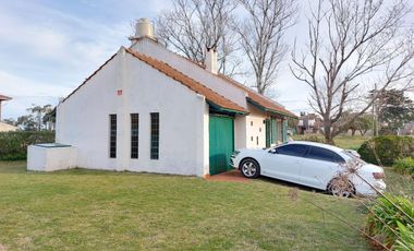 Venta casa en Alfar 4 ambientes garage y parque