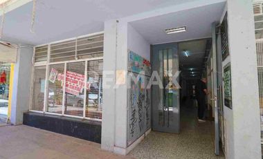 VENTA 4 LOCALES COMERCIALES GALERIA EDIFICIO ROCA