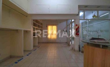 VENTA 4 LOCALES COMERCIALES GALERIA EDIFICIO ROCA