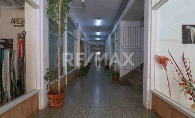 VENTA 4 LOCALES COMERCIALES GALERIA EDIFICIO ROCA