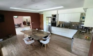 VENTA CASA de 5 AMB AMUEBLADA EN 20 DE JUNIO