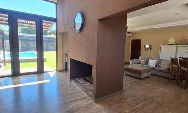 VENTA CASA de 5 AMB AMUEBLADA EN 20 DE JUNIO
