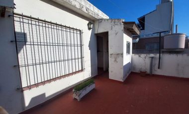 Venta Ph 5 Ambies, cochera, terraza Santos Lugares