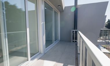 TOWNHOUSE EN ALQUILER EN LUCIÉRNAGAS 5 AMBIENTES