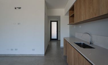 TOWNHOUSE EN ALQUILER EN LUCIÉRNAGAS 5 AMBIENTES