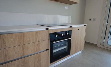 TOWNHOUSE EN ALQUILER EN LUCIÉRNAGAS 5 AMBIENTES