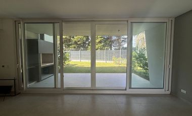 TOWNHOUSE EN ALQUILER EN LUCIÉRNAGAS 5 AMBIENTES