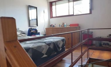 Casa con local a la calle