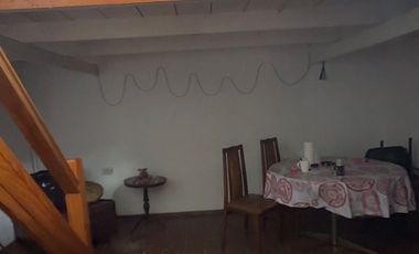 Casa con local a la calle