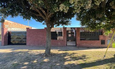 CASA 3 AMBIENTES VENTA CARLOS SPEGAZZINI
