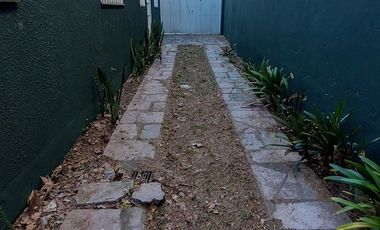 ALQUILER CASA GRAN LOTE CON JARDIN - FLORIDA
