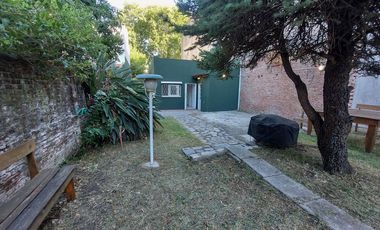 ALQUILER CASA GRAN LOTE CON JARDIN - FLORIDA