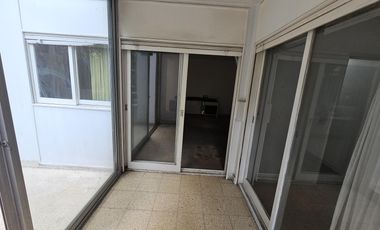 Departamento en venta de 3 ambientes mas dependencia y balcon terraza
