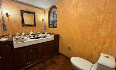 Residencia de Estilo Colonial Contemporáneo en Carretas, Querétaro | Amplia, con