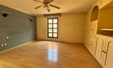 Residencia de Estilo Colonial Contemporáneo en Carretas, Querétaro | Amplia, con