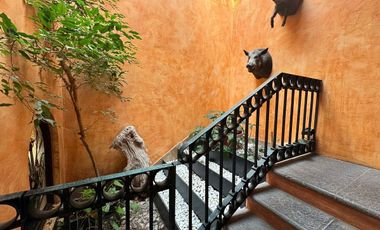 Residencia de Estilo Colonial Contemporáneo en Carretas, Querétaro | Amplia, con