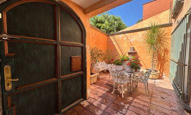 Residencia de Estilo Colonial Contemporáneo en Carretas, Querétaro | Amplia, con